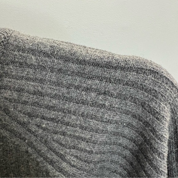 Dolce & Gabbana Italy 100% wool grey ribbed knit raglan sleeve sweater IT 50 - Picture 13 of 16